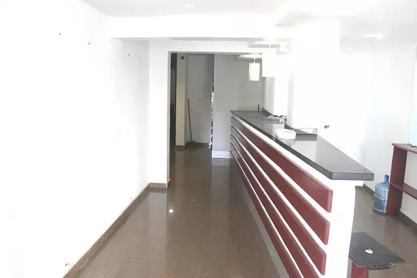 oficinas y locales comerciales - Alquiler Local, Avenida Enriquillo 4
