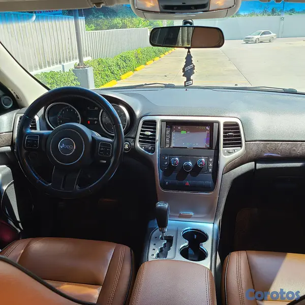 jeepetas y camionetas - Jeep Grand Cherokee excellente estado con solo 90  12