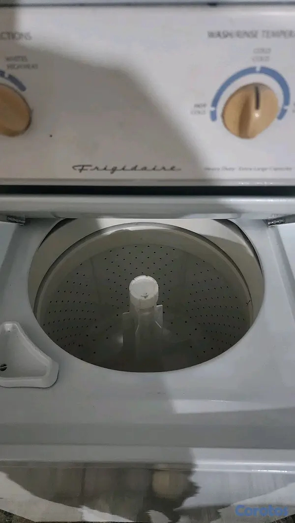 electrodomesticos - Lavadora tipo torre de 220v.  Lava, seca y exprime 100% funcional.  Está nítida. 4