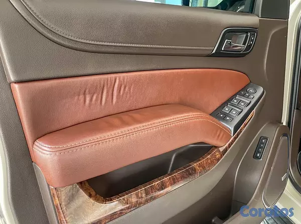 jeepetas y camionetas - Chevrolet Suburban Premier 2017 6