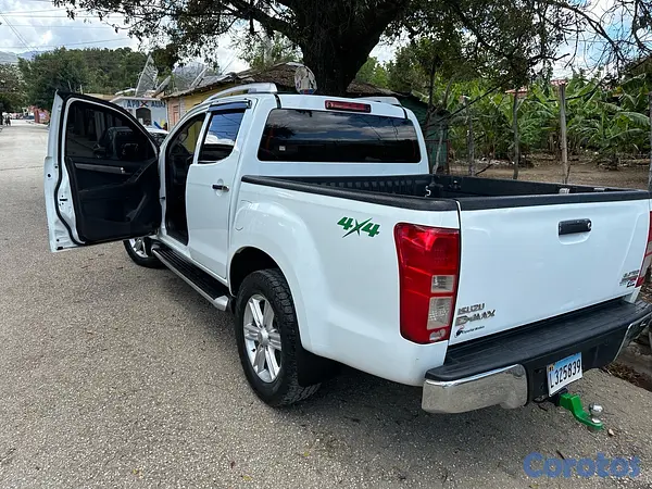 jeepetas y camionetas - Está en excelentes condiciones. 6