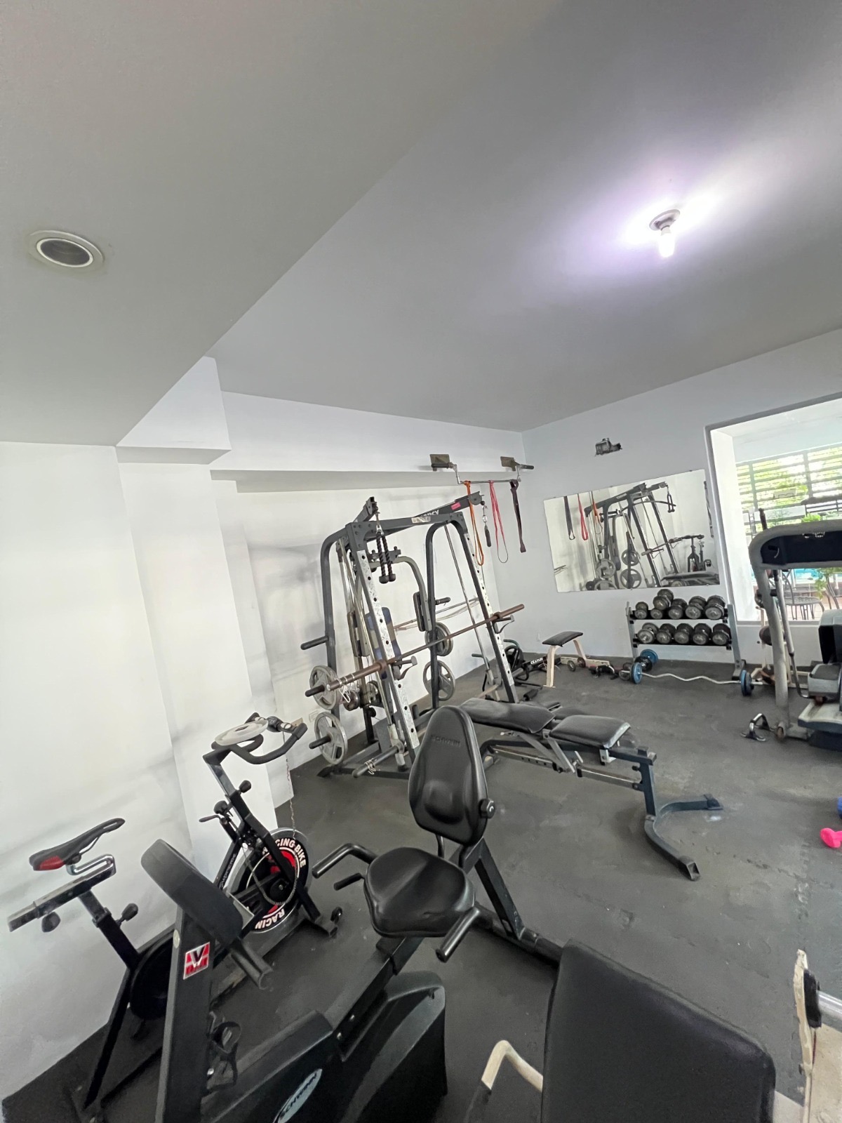 apartamentos - Alquiló amueblado en naco piso alto dos hab 2.5 ba 8