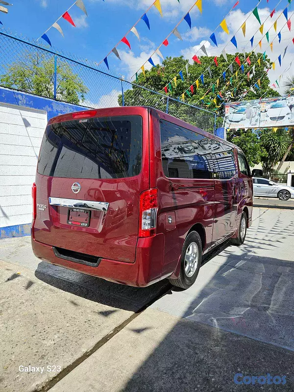 otros vehiculos - NISSAN CARAVAN NV350 3