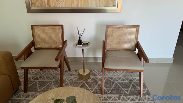 muebles y colchones - Butacas en madera y patilla RD$20,000.00 ambas 5