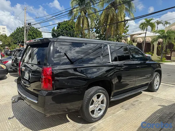 jeepetas y camionetas - Chevrolet Suburban LT 2017 6