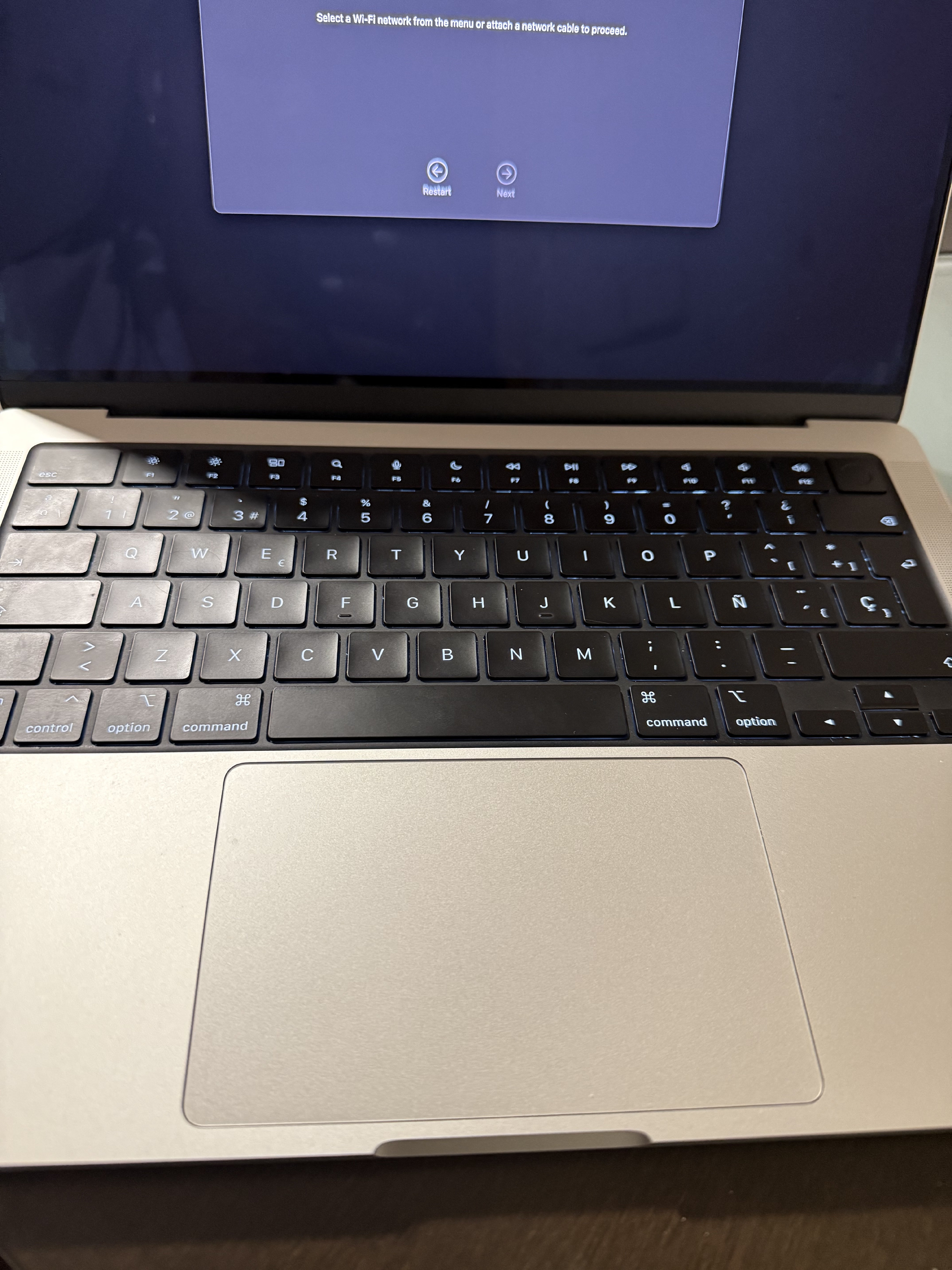 computadoras y laptops - MacBook Pro 14” pulgadas gris 4