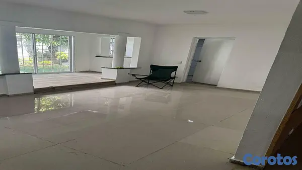 oficinas y locales comerciales - Local en el Millon de 120m2 mas 40 de patio 4