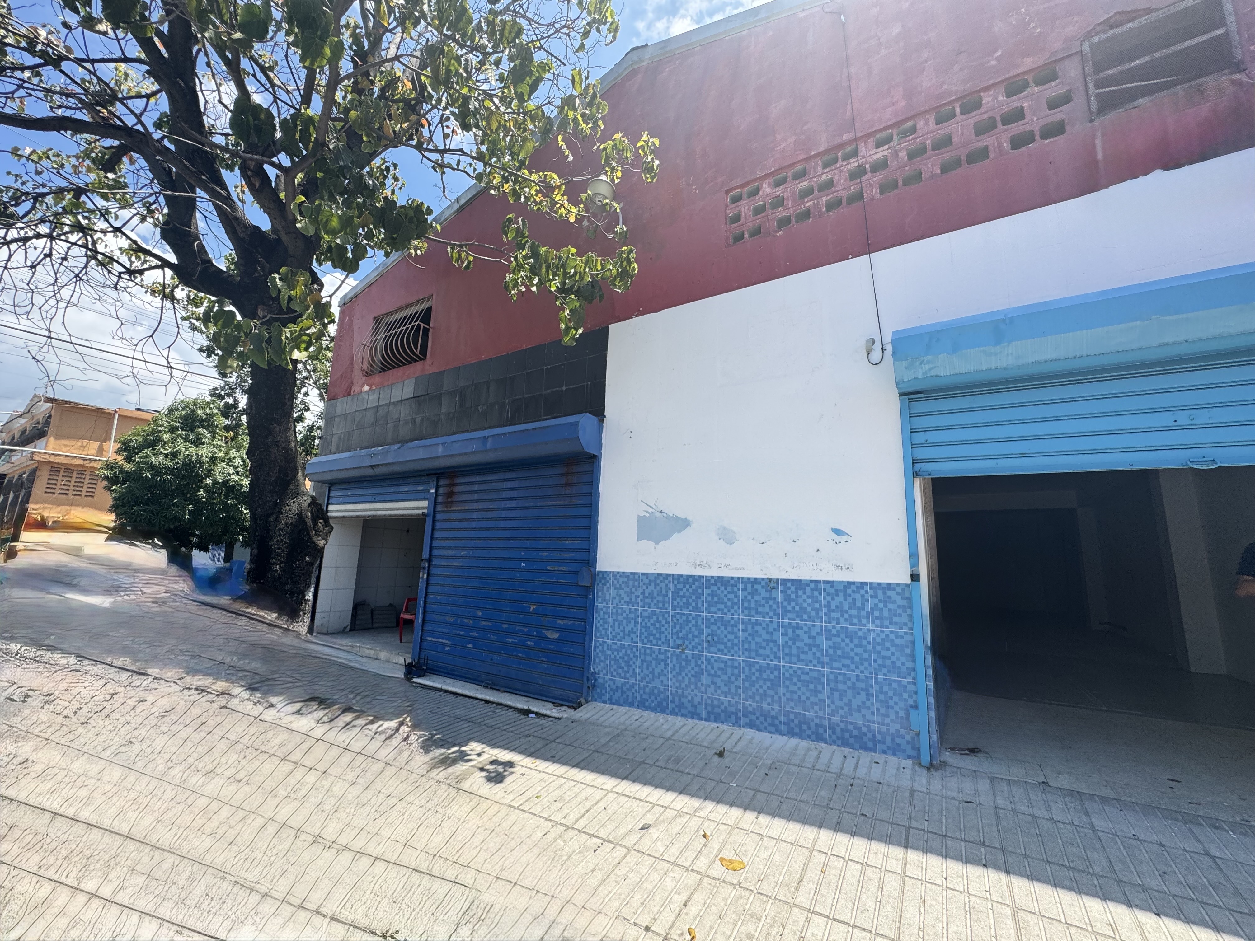 solares y terrenos - local comercial  1