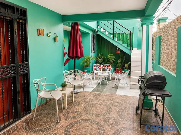 casas - espectacular casa de 3 niveles con excelente ubicación en venta  3