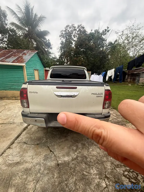 jeepetas y camionetas - Toyota hilux 2020 10