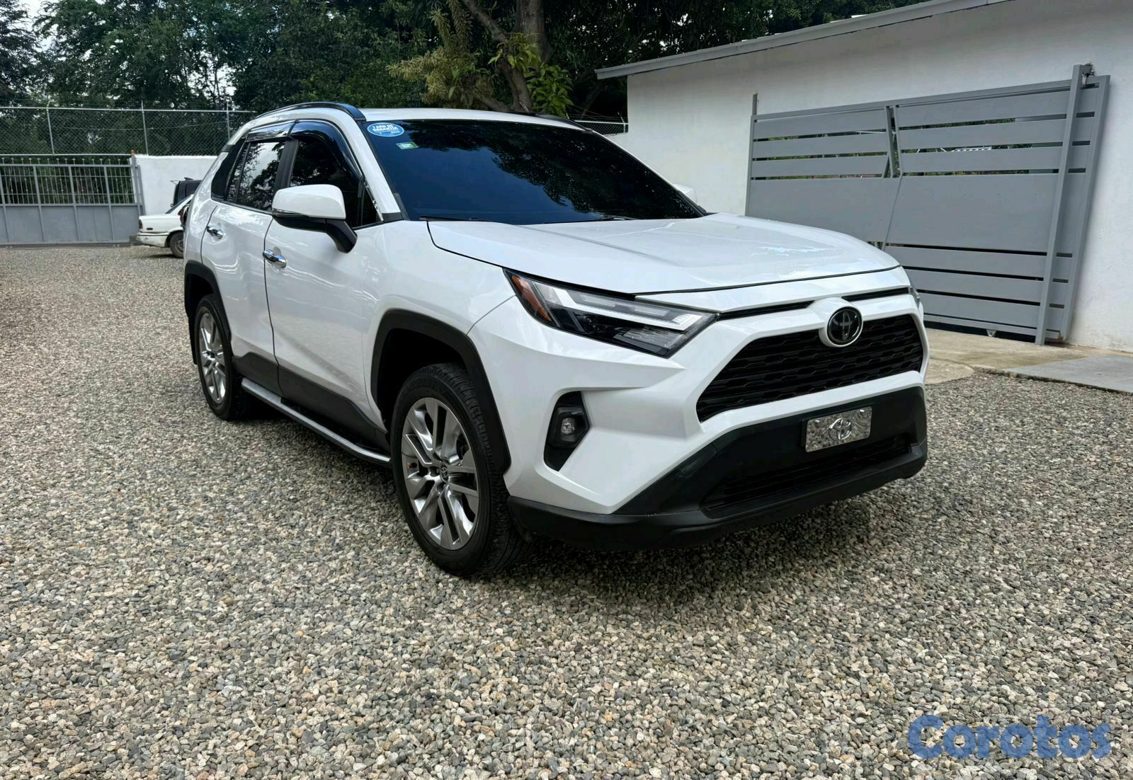 jeepetas y camionetas - Toyota rav4 2023 xle premium  2