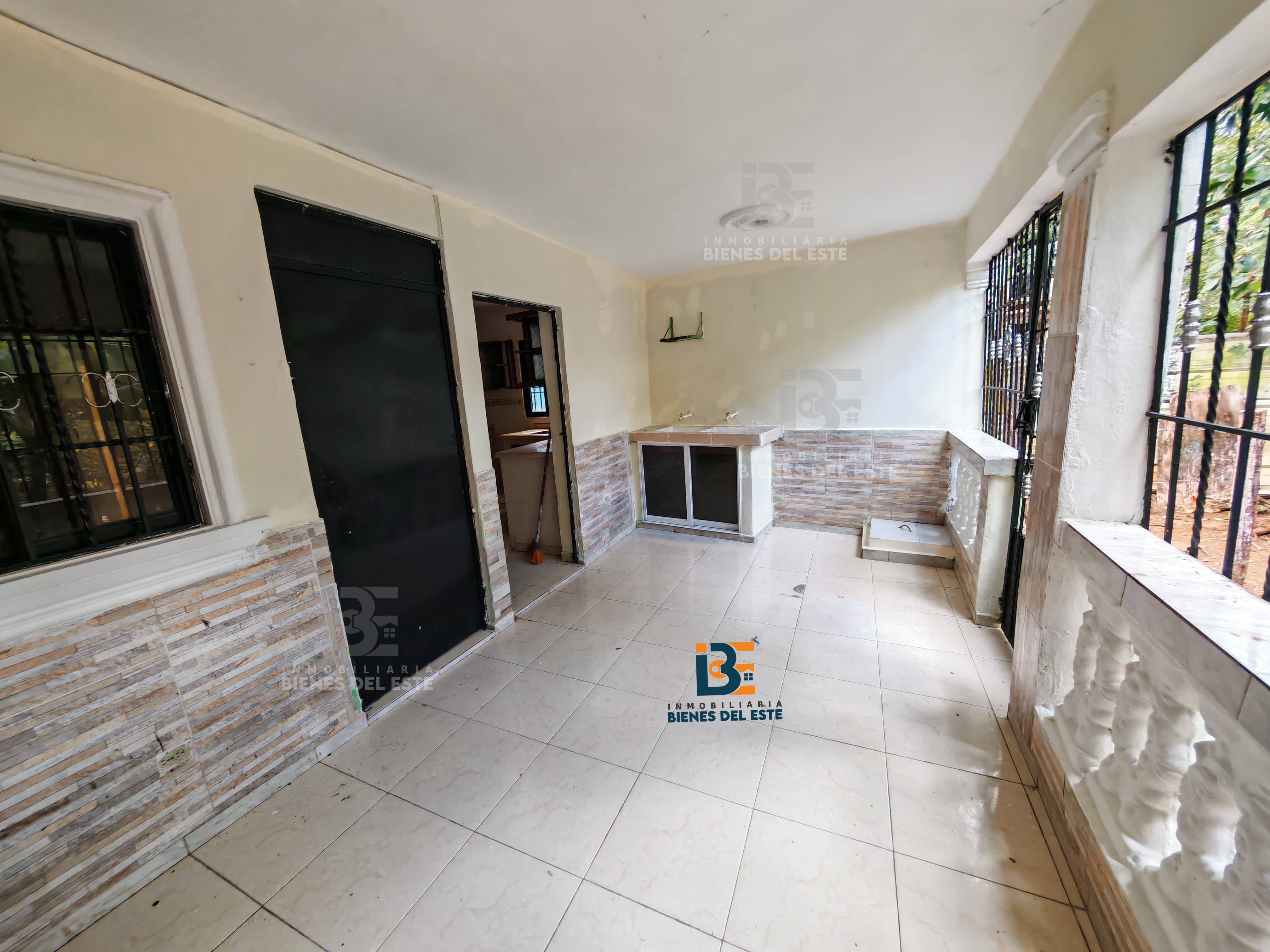 casas - Se Vende Casa, ubicada en San Isidro con patio 9
