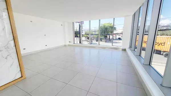 oficinas y locales comerciales - Local céntrico en los Prados  5