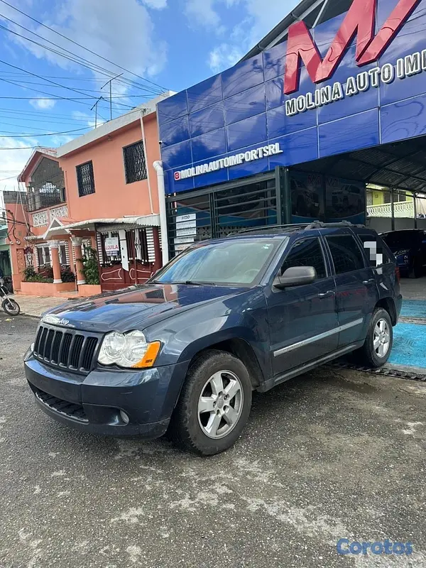 jeepetas y camionetas - Jeep Grand Cherokee Laredo 4x4 2010 3