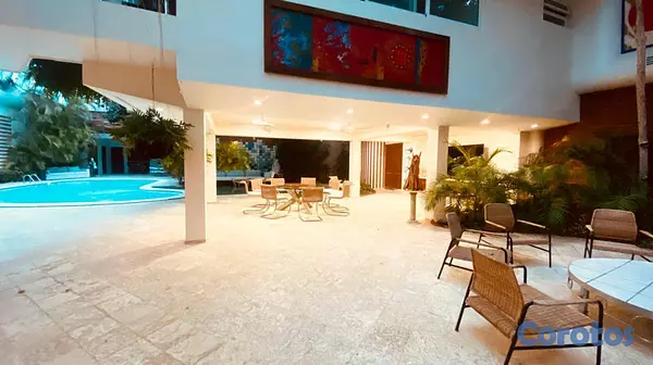 casas - Venta de Casa en Piantini 5