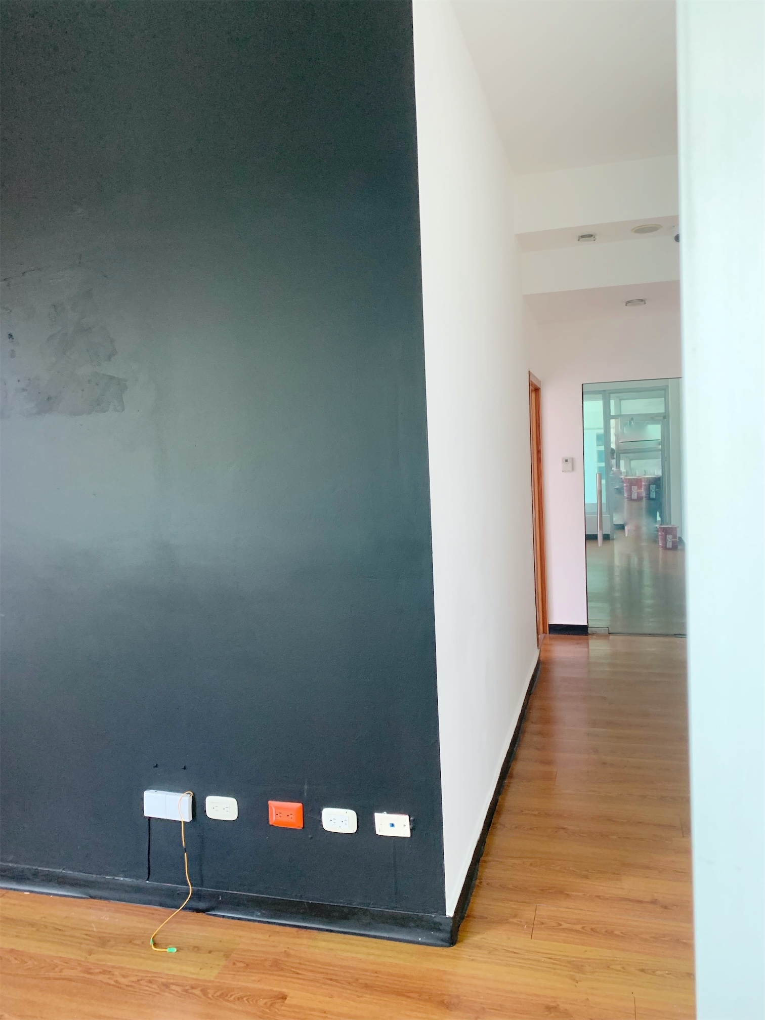 oficinas y locales comerciales - Local céntrico en los jardines 4