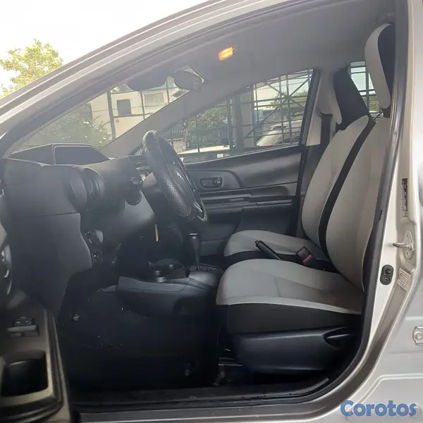 carros - ***TOYOTA AQUA 2017 IMPECABLE 8