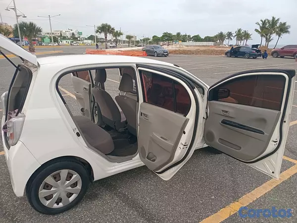 carros - Daihatsu Mira 2015 automático . 10