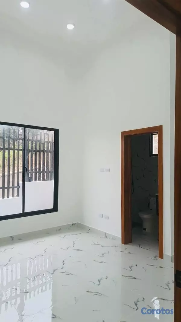 casas - Casa hermosa y espaciosa de venta en Corona Plaza  9