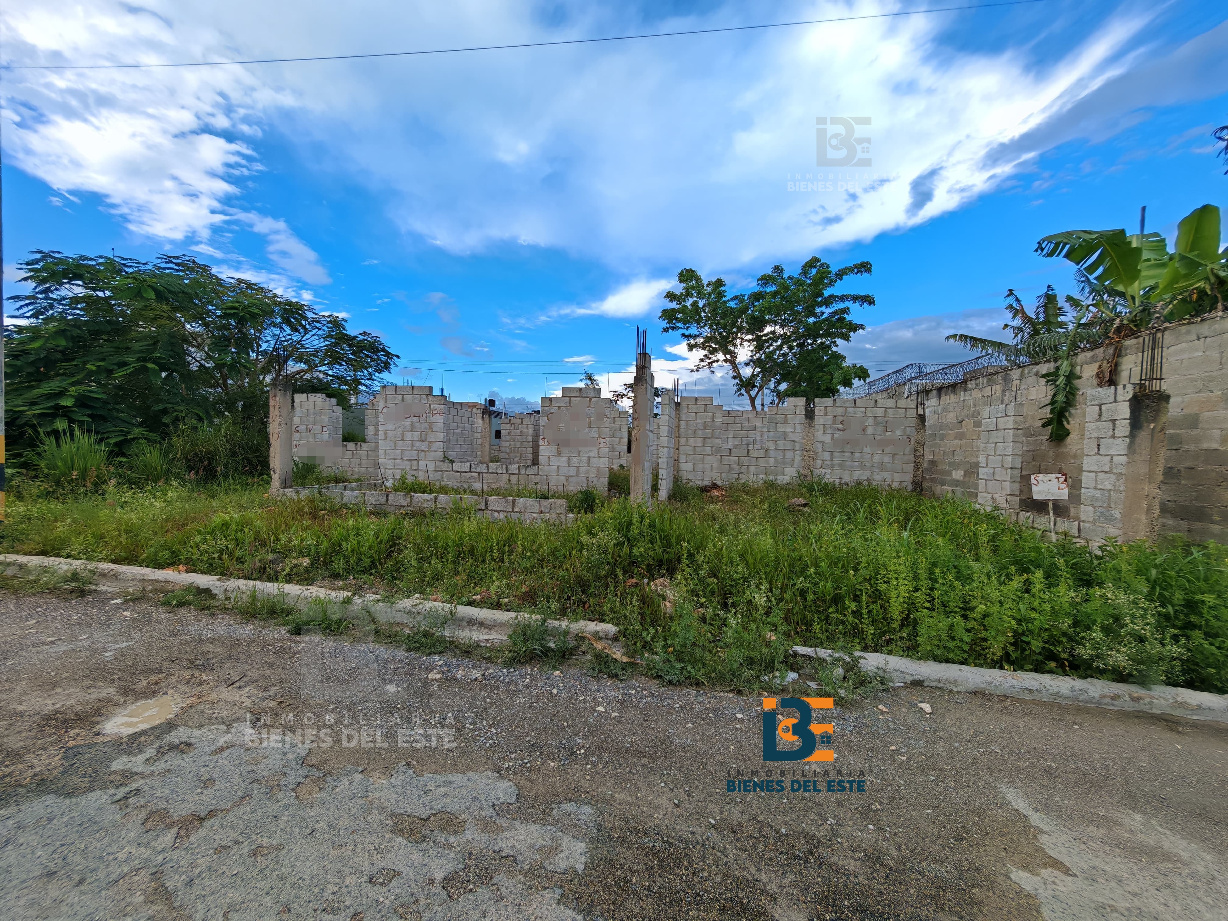 casas - Se Vende Mejora a` Nivel de Plato.
