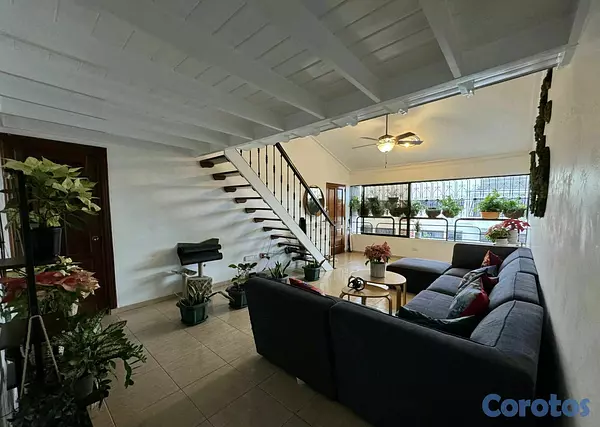 apartamentos - 4to nivel con mezanini cerca del parque las praderas 8