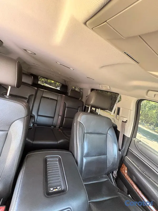 jeepetas y camionetas - Chevrolet Suburban 2017 3