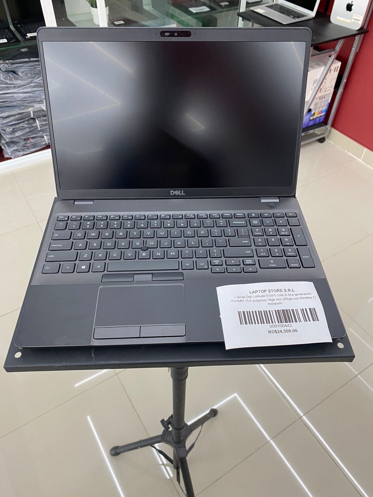 computadoras y laptops - Laptop Dell Latitud E5501 core i5 9na generación p 0