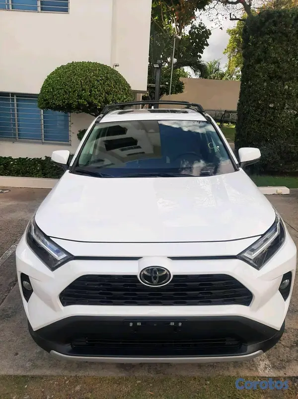 jeepetas y camionetas - Toyota rav4 2023 xle clean  5