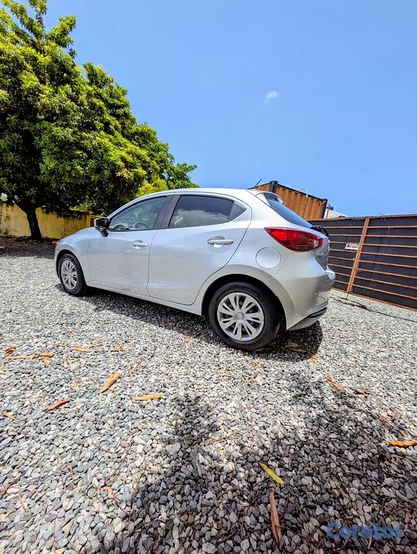 carros - Mazda Demio 2020 4