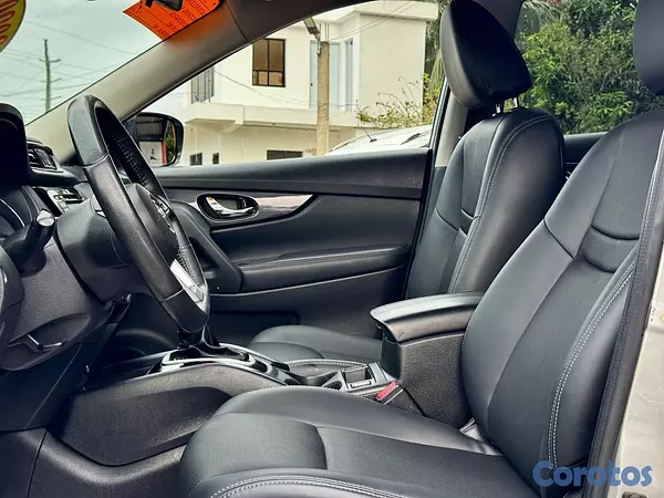jeepetas y camionetas - Nissan Rogue 2020 SV AWD 9