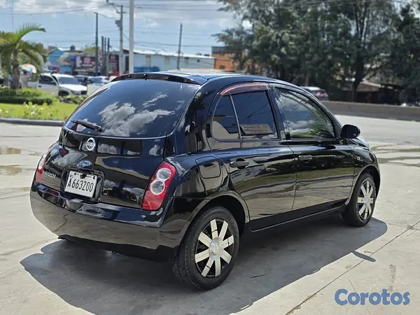 carros - Nissan March 2010
 4