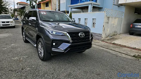 jeepetas y camionetas - Toyota fortuner 2023 diésel full 4x4 3