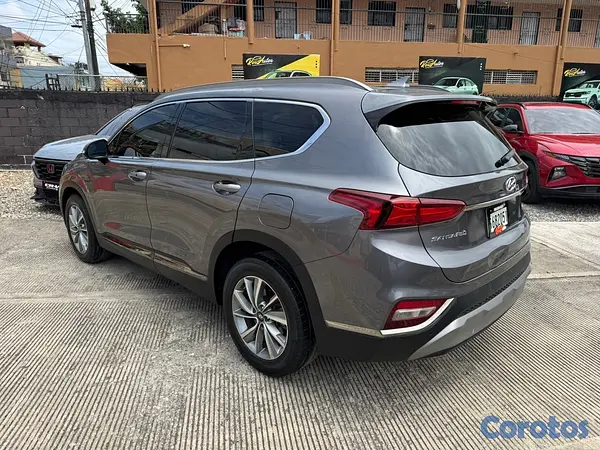 jeepetas y camionetas - Hyundai Santa Fe Limited 2020 4