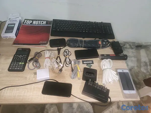 otros electronicos -  libro top notch y vendo un teclado 7