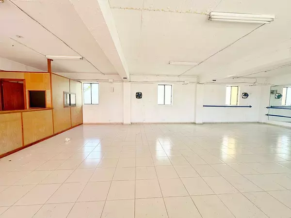oficinas y locales comerciales - Local en Bella vista  2