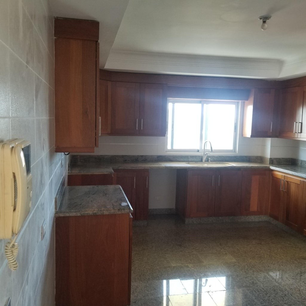 apartamentos -  pent-house ubicado en la zona exclusiva de Bella Vista. Amplio  8