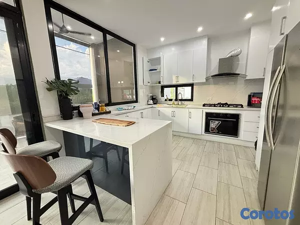 casas vacacionales y villas - venta de Villa de lujo con piscina y amueblada en Juan dolió metro country club  4