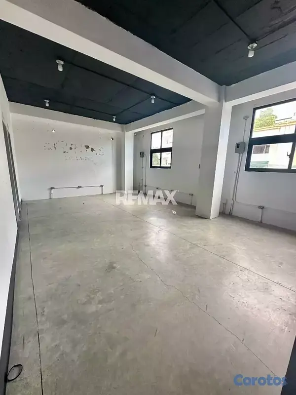 oficinas y locales comerciales - Local comercial de 225mt2 en alquiler en Bella Vis 4