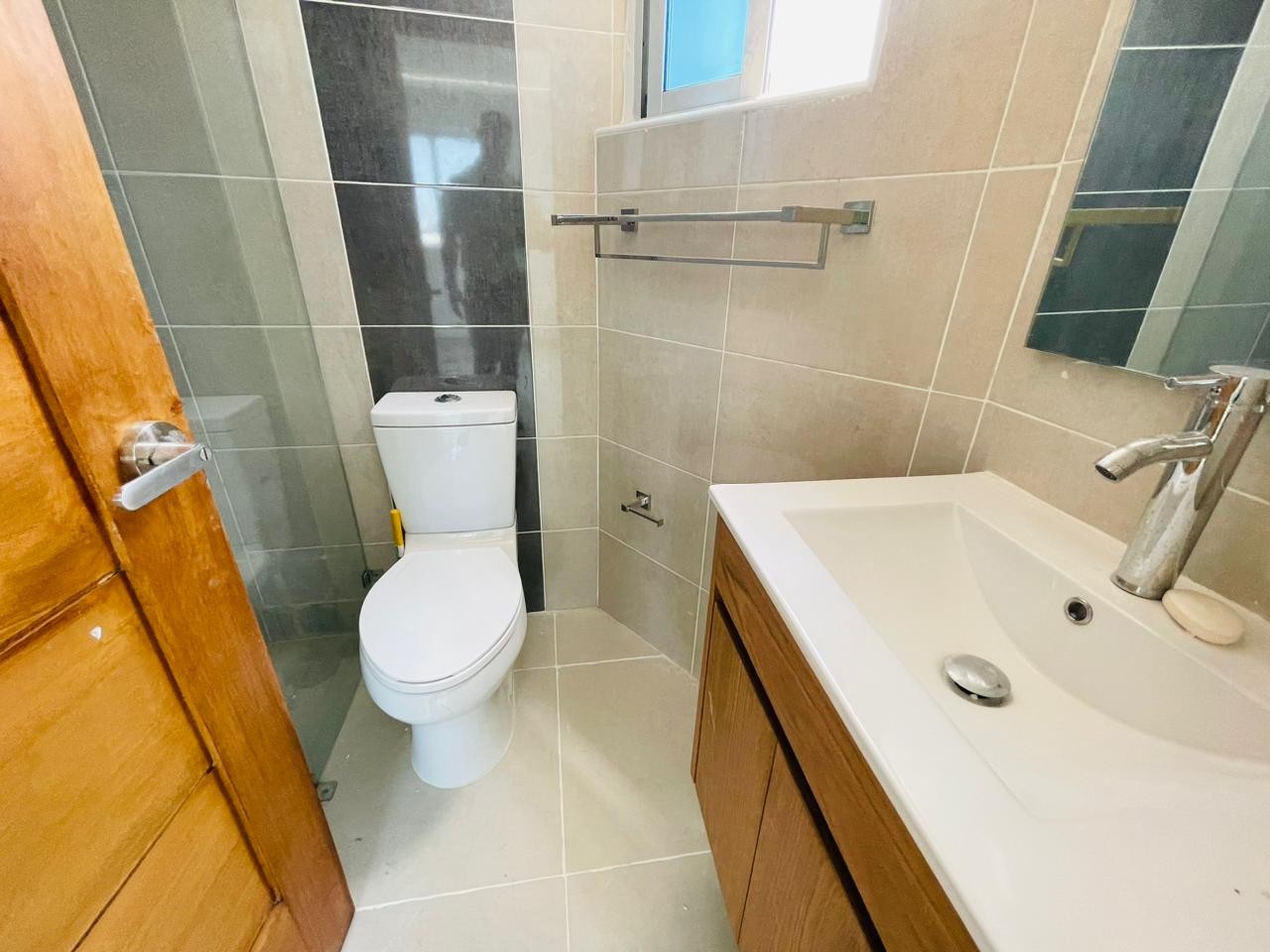 apartamentos - Apartamento con línea blanca de 2 habitaciones ubicado en Piantini 7