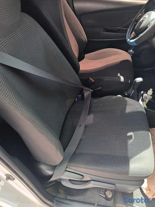 otros vehiculos - Toyota vitz 2018 negociable 7