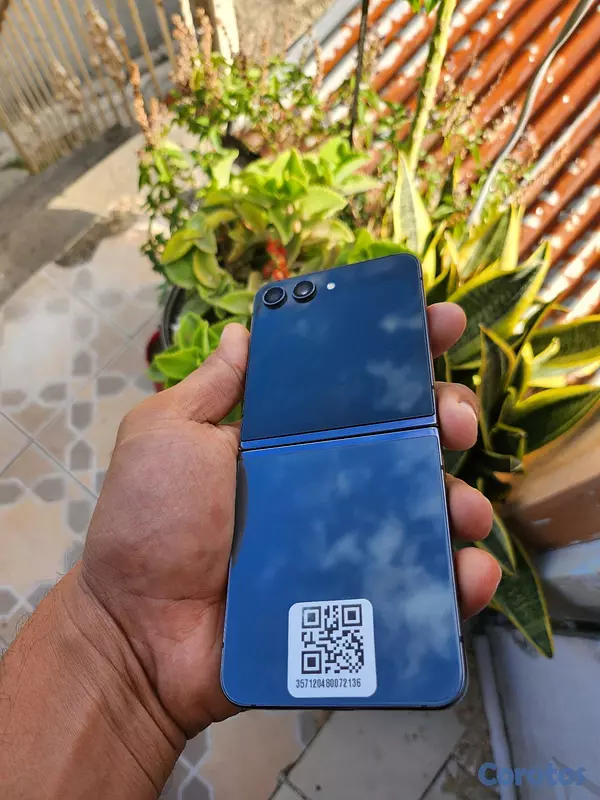 celulares y tabletas - Samsung galaxy flip 5 de 256gb desbloqueado de fabrica 100% nítido  2