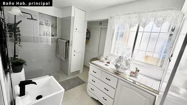 casas - Hermosa casa, Urb. Sorimar, Av. Independencia 2