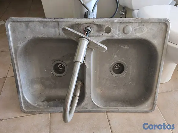 muebles y colchones - Combo: 2 inodoros, 1 lavamanos y fregadero doble 5