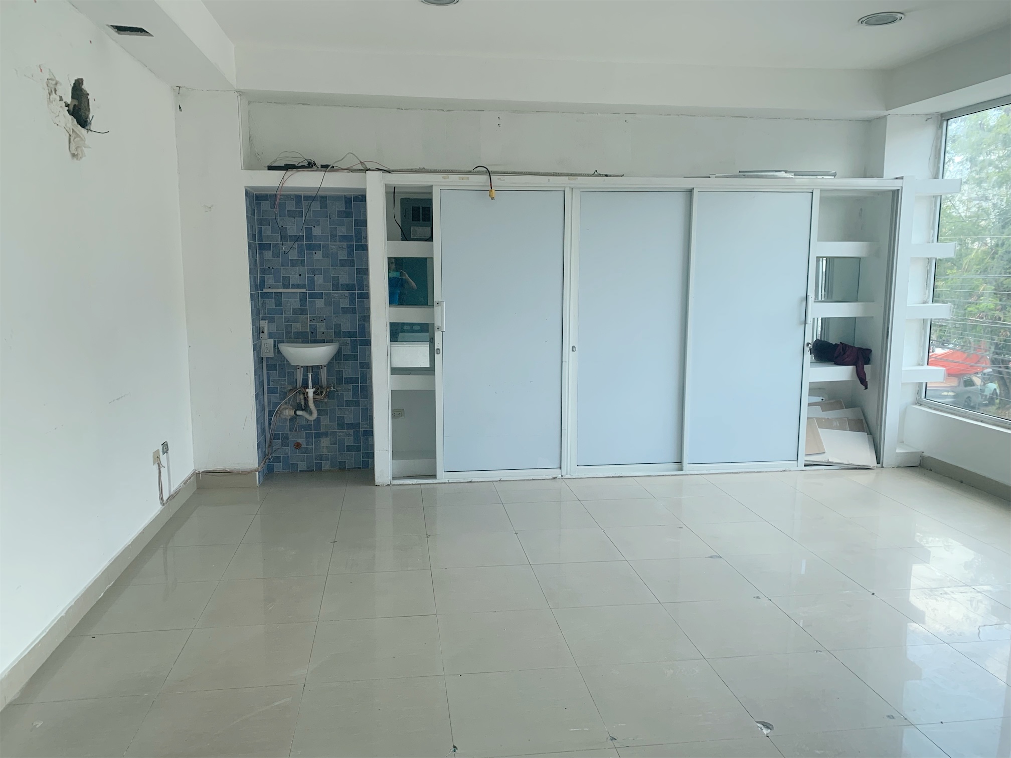 oficinas y locales comerciales - Local céntrico en los jardines 7