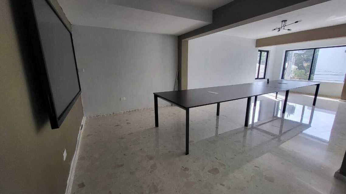 oficinas y locales comerciales - Oficina en alquiler en Gazcue 1