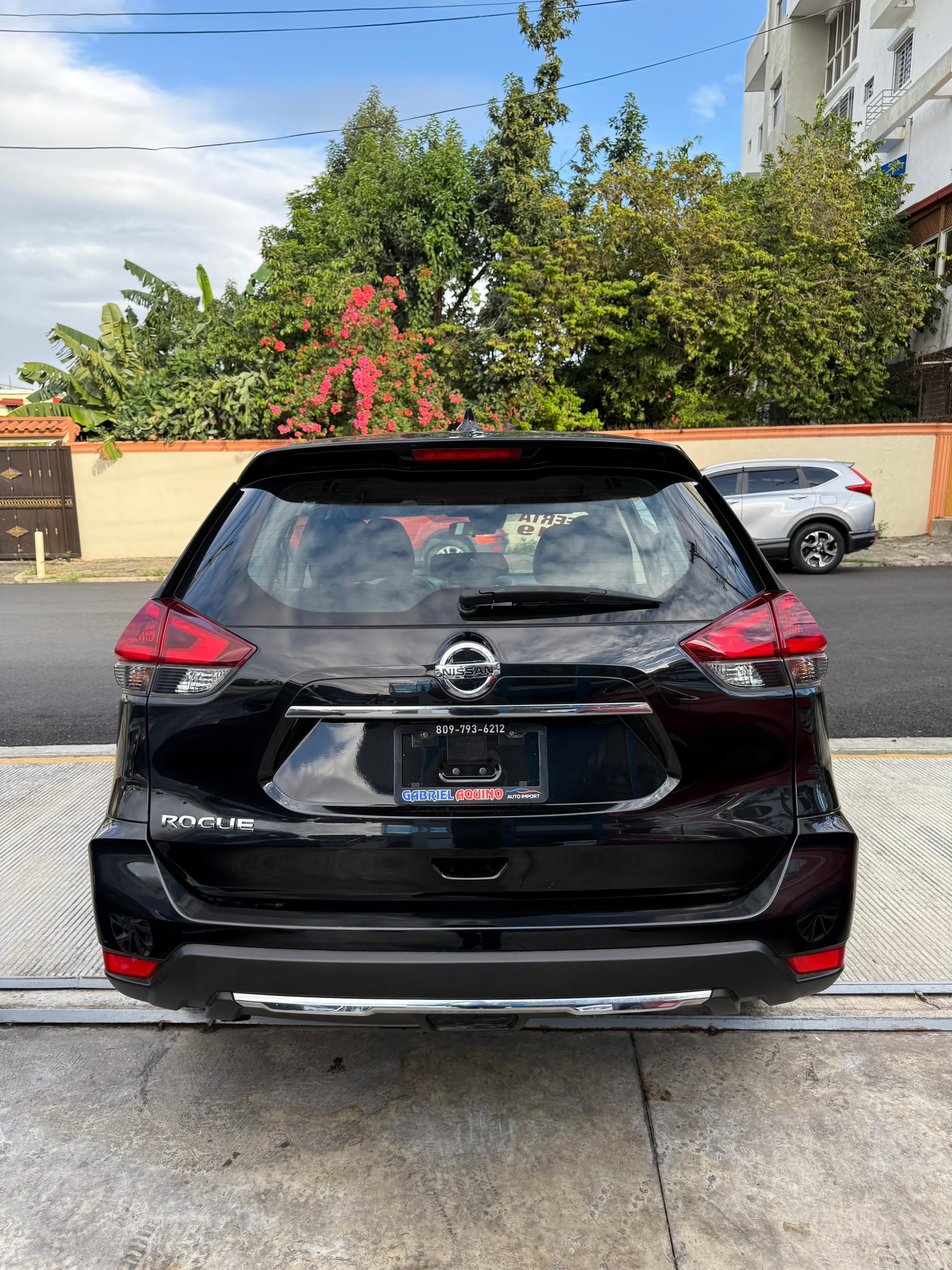 otros vehiculos - NISSAN ROGUE S  9