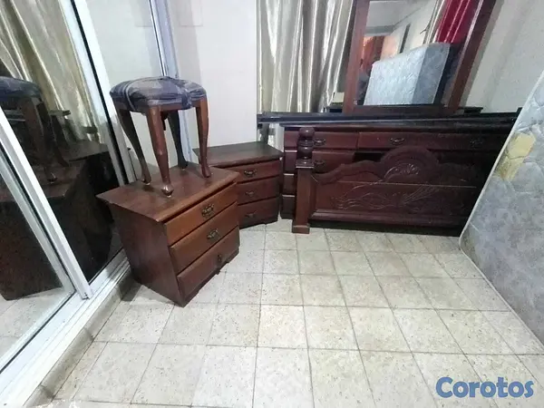 muebles y colchones - De oportunidad juego de cuarto en Caoba Centenaria 3