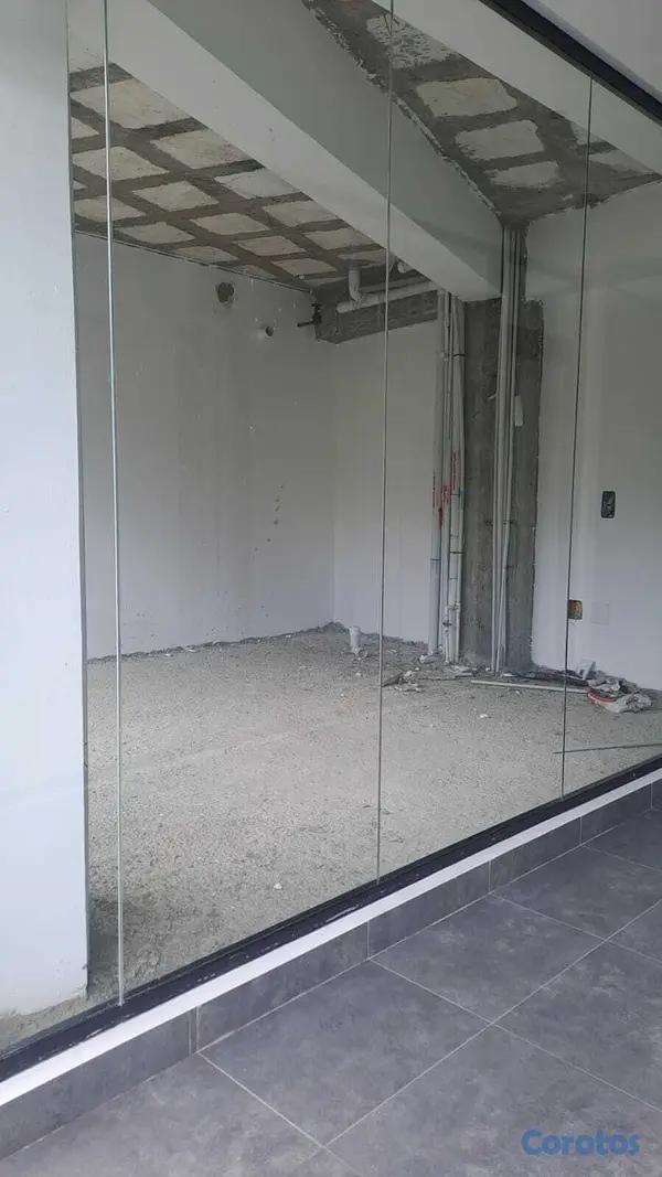 oficinas y locales comerciales - Alquilo Local  comercial  2do piso 27 mts arroyo h 2