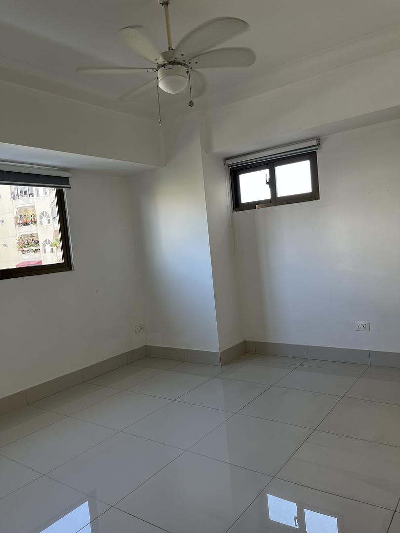apartamentos - Alquilo moderno apartamento en el Evaristo Morales con línea blanca 6