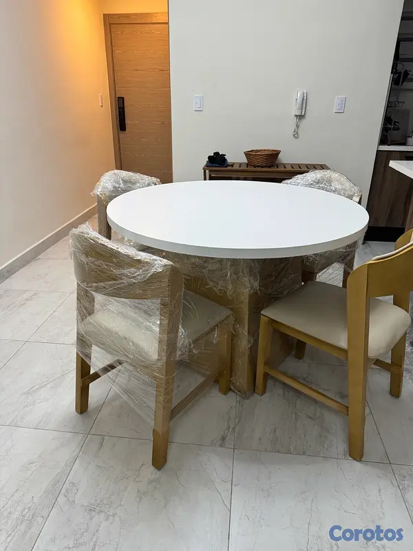 muebles y colchones - ¡Oportunidad! Nuevo comerdor moderno de madera de 4 sillas  3